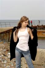 博雅app 世界でもまだ発売時期は決まっていないガラスケース越しに展示されていたMi MIX Alphaの試作機　デザインについては